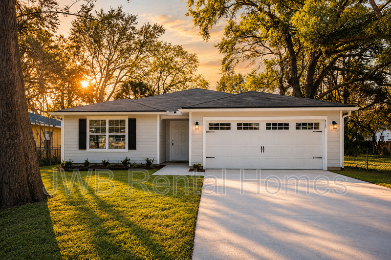 Jacksonville House: 3134 Phyllis St