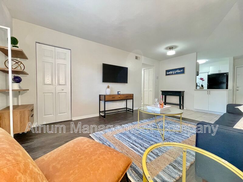 Gainesville House: 7301 W University Avenue