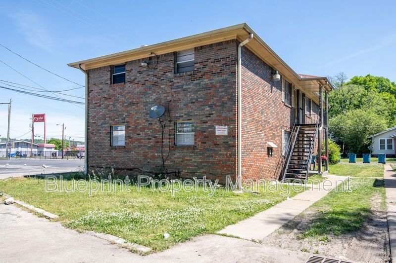 Tarrant House: 1113 Elm Ave