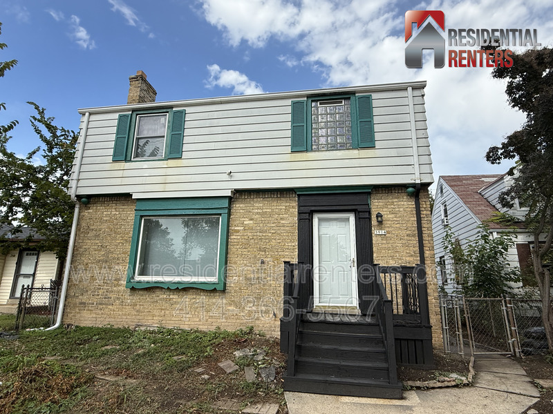 Milwaukee House: 3914 W Hampton Avenue