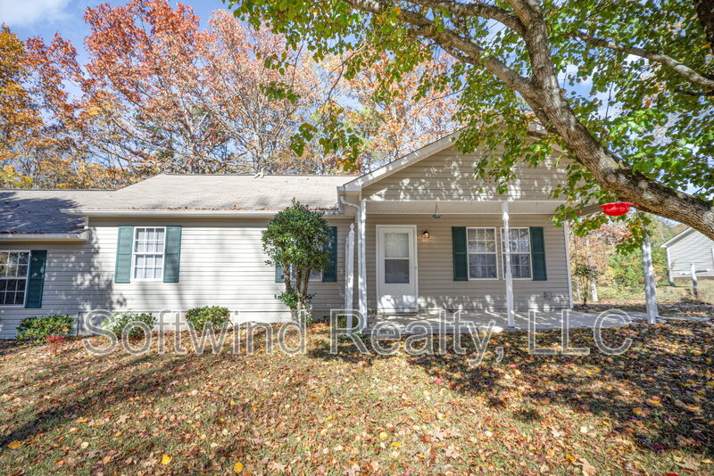 Concord Condo: 290 South Circle Northwest