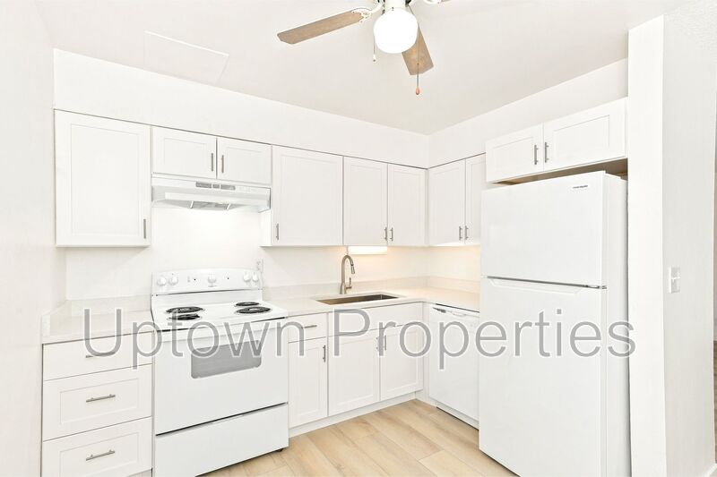 Portland House: 1420 SW Bertha Blvd