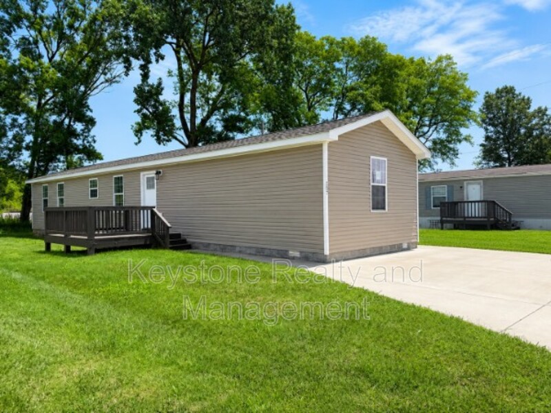 Oak Grove House: 157 Mace Lane Lot 18