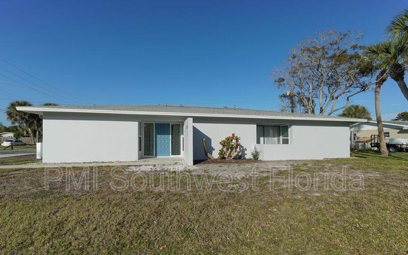 Sarasota Condo: 2137 Couver Dr