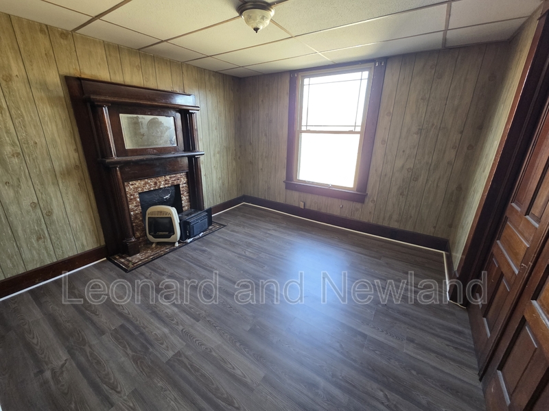 Zanesville House: 906 Putnam Avenue