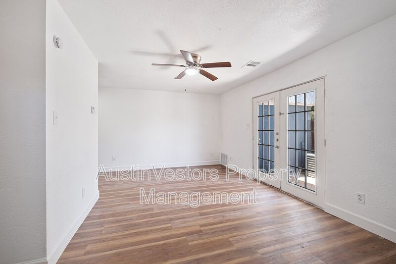 Austin Condo: 2217 Mission Hill Dr