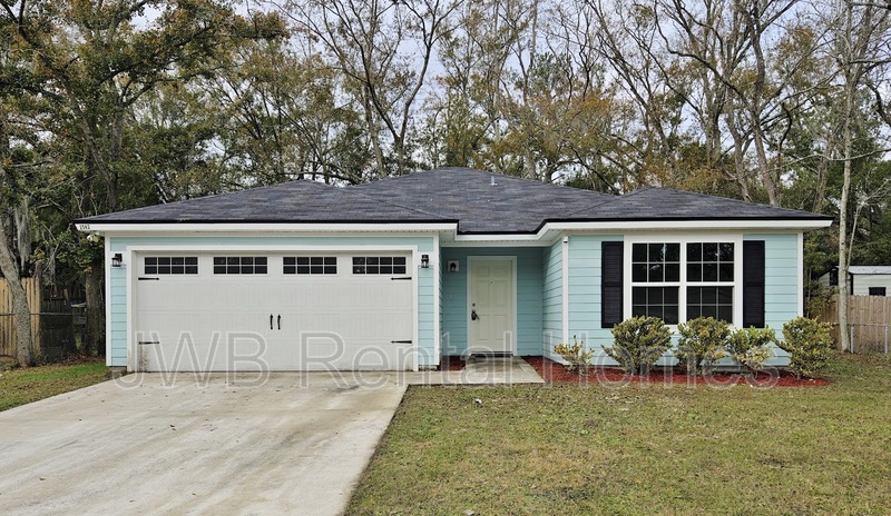 Jacksonville House: 2562 Red Robin Dr W