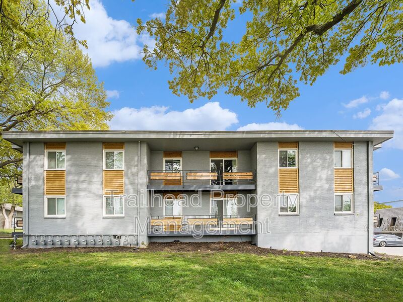 Overland Park House: 6621 W 94th Terrace