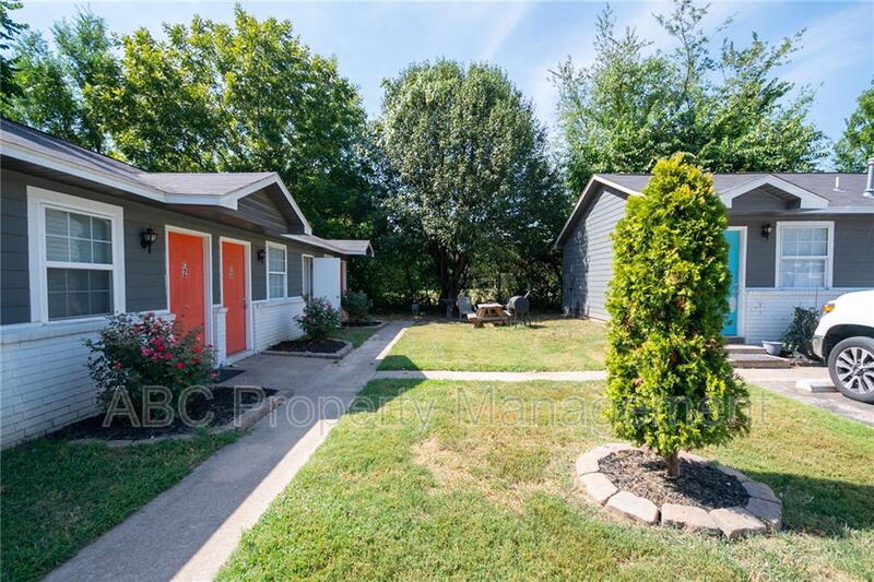 Springdale Condo: 413 Ewalt Avenue