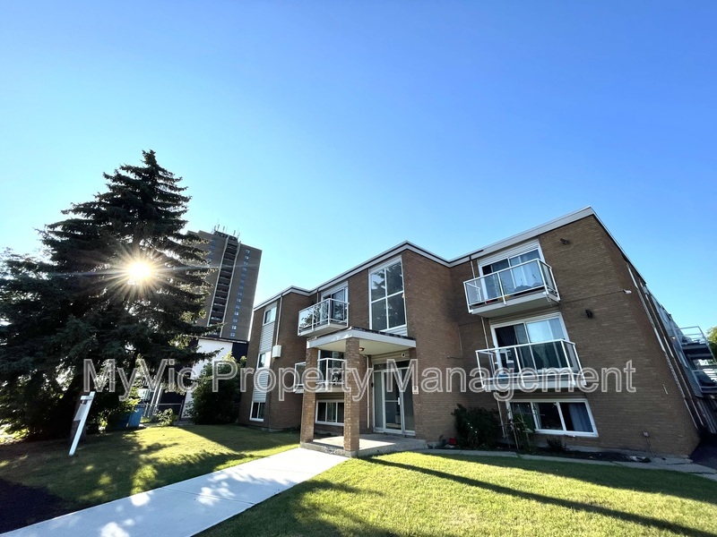 Edmonton Condo: 10930 53 Avenue NW