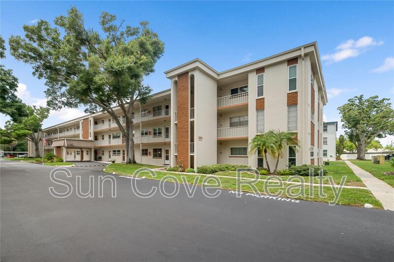 St Petersburg Condo: 5880 38th Ave N