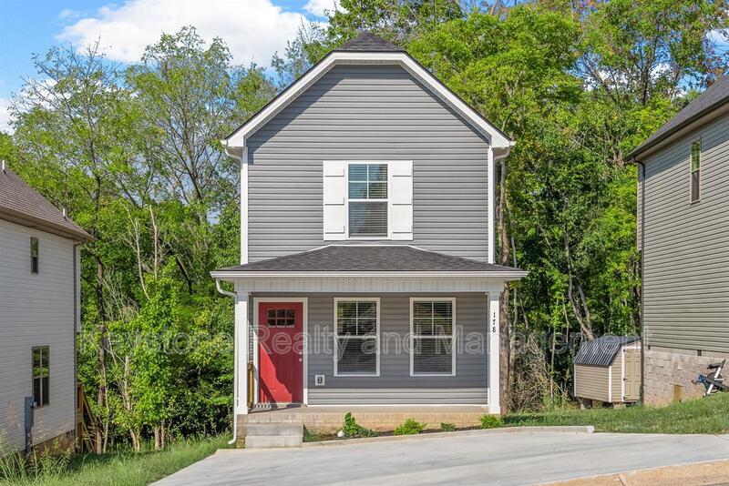 Clarksville House: 178 Oak Street