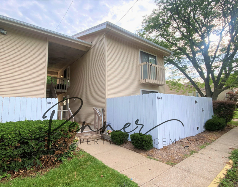 INDEPENDENCE House: 1008-A W MAPLE AVE