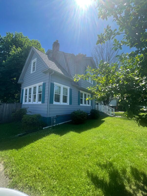 Stroudsburg House: 528 Lindbergh Avenue