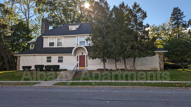 Albany Condo: 100 Ryckman Ave 2R