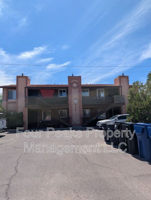 Mesa House: 3029 E. Cicero St.