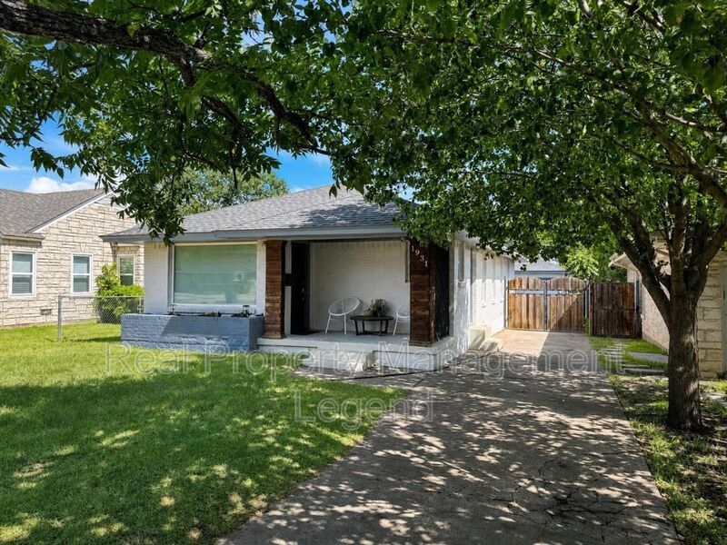 Dallas House: 1931 Berkley Ave