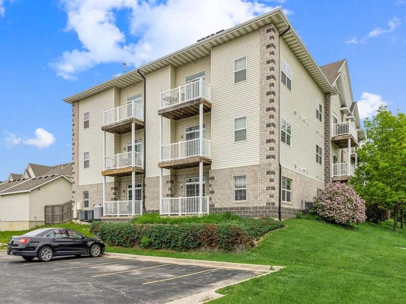 Ames House: 4503 Twain 102