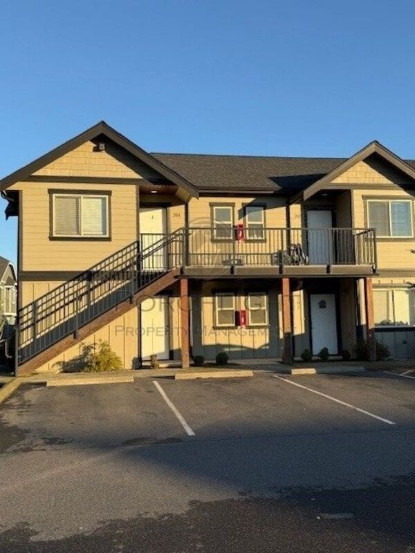 Lynden Condo: 2005 Aaron Drive - 101