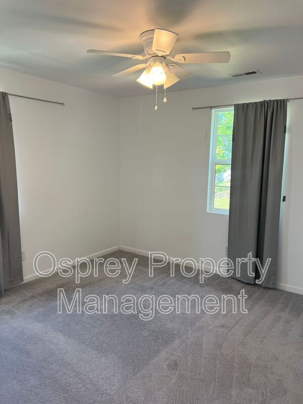 Welcome to this beautiful home located in the heart of Portsmouth 