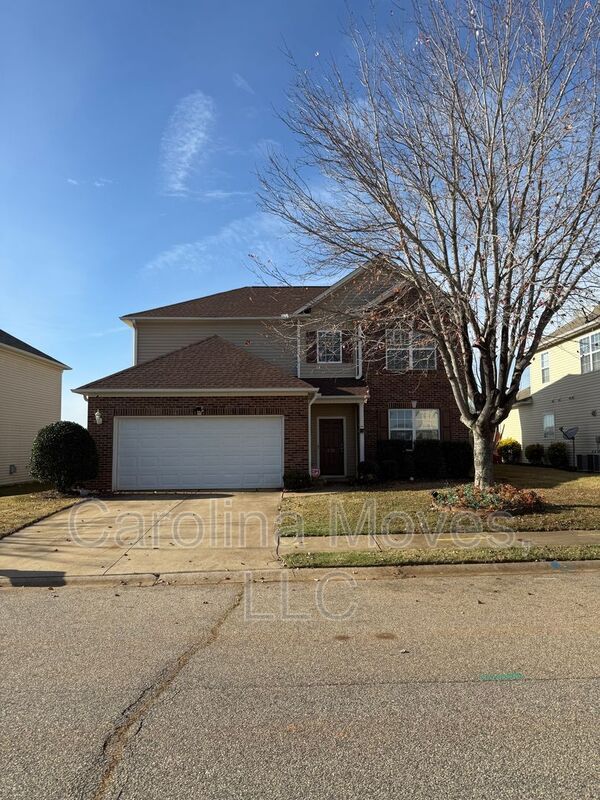 Spartanburg House: 223 Collingwood Lane