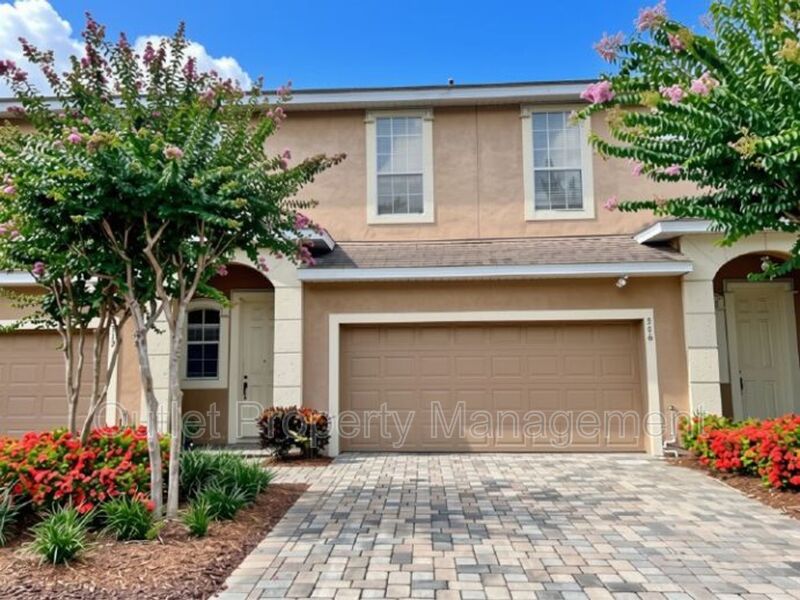 Casselberry Townhome: 316 Coral Beach Circle