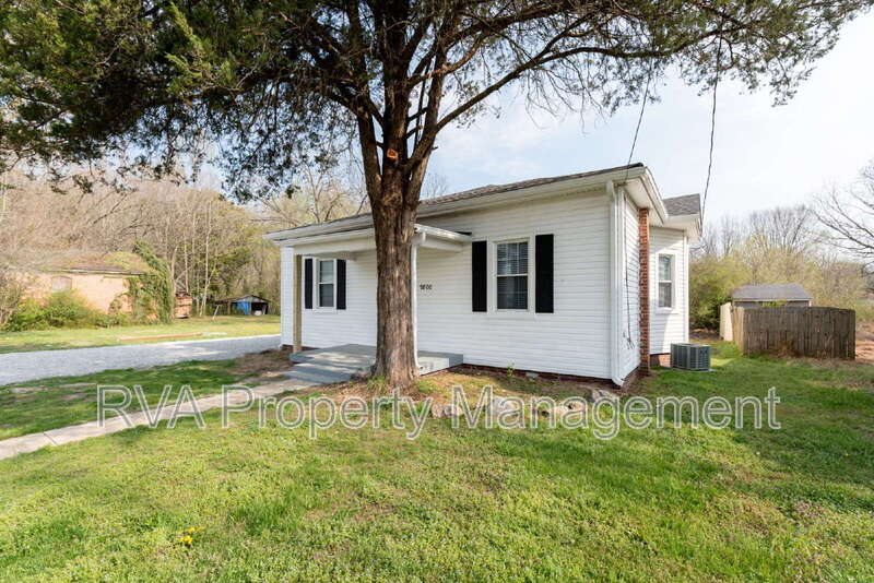 Disputanta House: 9800 Golf Course Drive