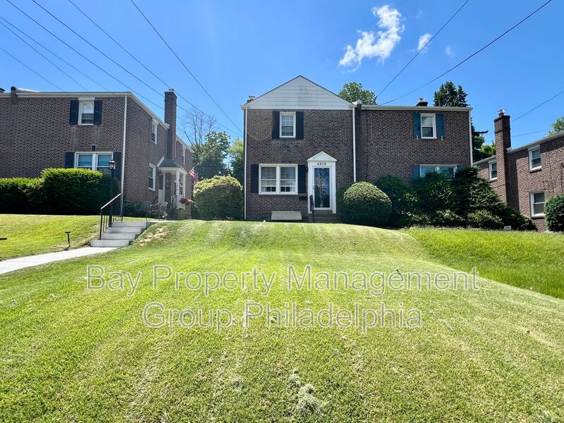 Drexel Hill House: 4818 Woodland Ave