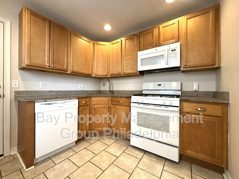 Philadelphia House: 2441 E Oakdale St