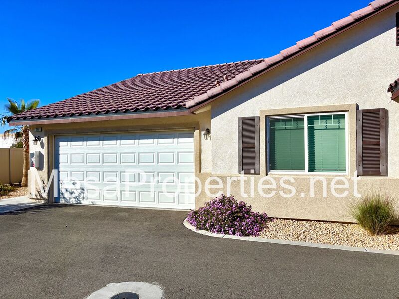 Hesperia House: 9550 Tamarisk Ave.