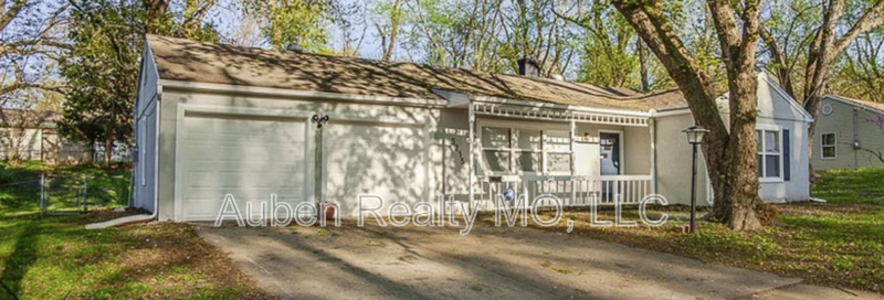 Raytown House: 5215 Sterling Ave