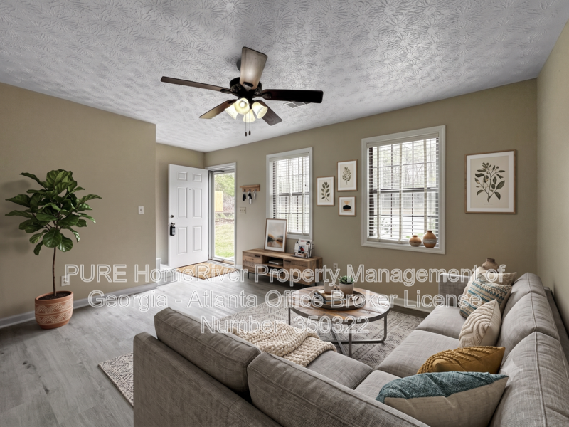 Woodstock Townhome: 506 Oakwood Ct