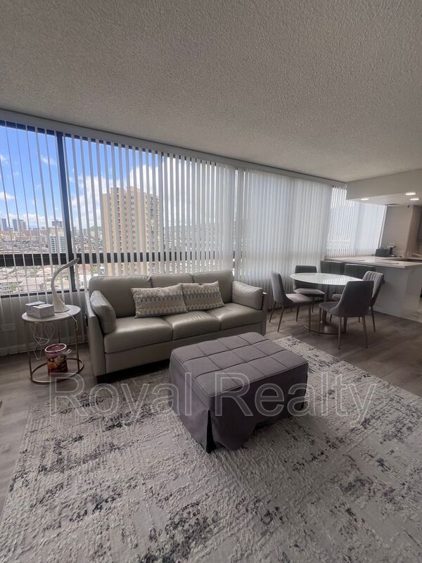 Honolulu Condo: 2499 Kapiolani Blvd