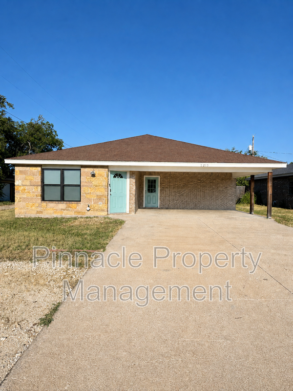 San Angelo House: 2213 S Johnson St