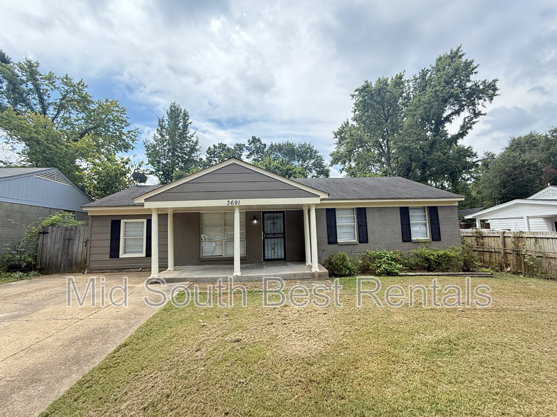 Memphis House: 3691 Dorado Ave