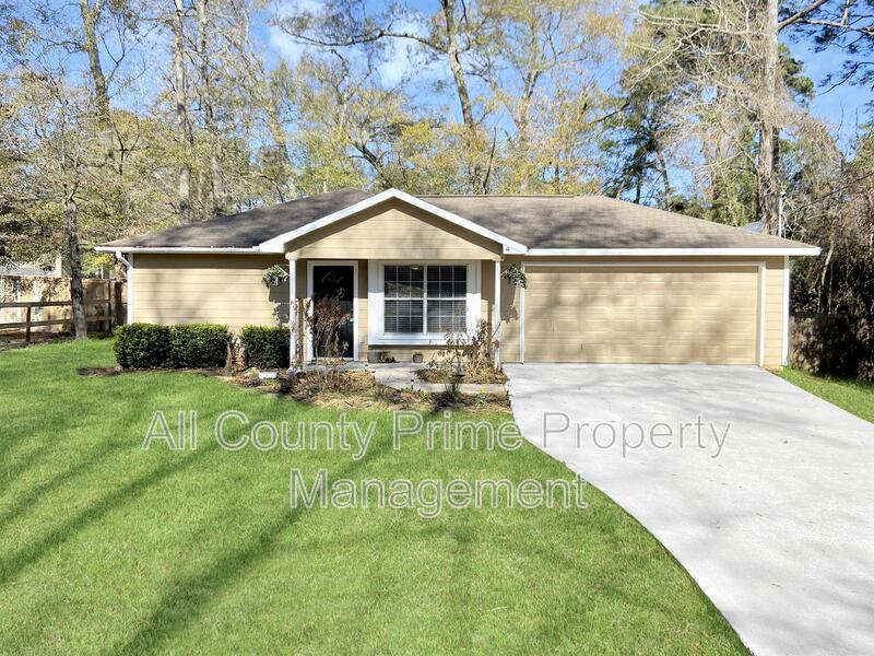 Conroe House: 10825 Royal Magnolia Dr