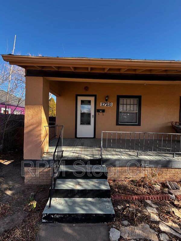 Pueblo Condo: 1728 Carteret Ave