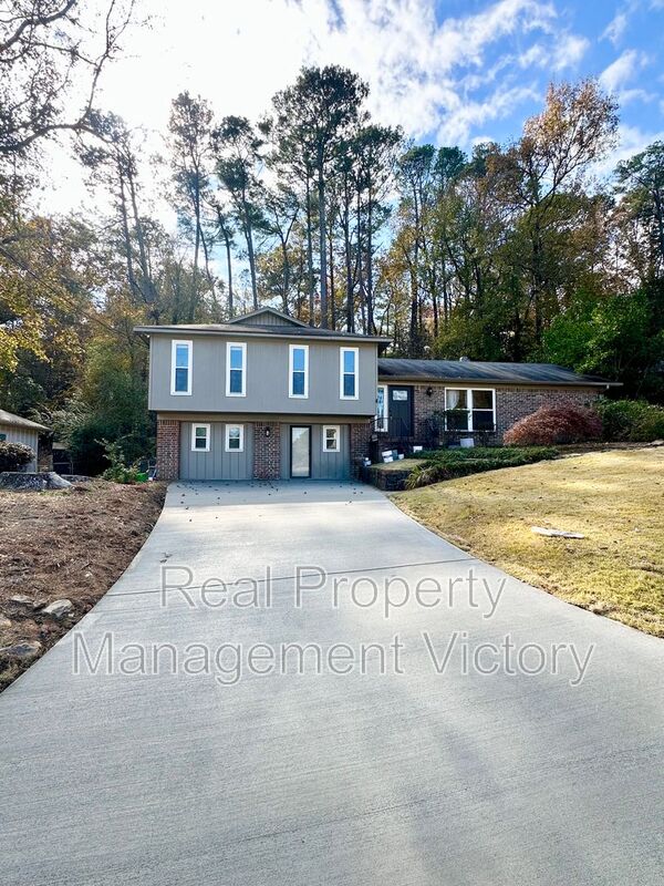 Hoover House: 3454 Heather Lane