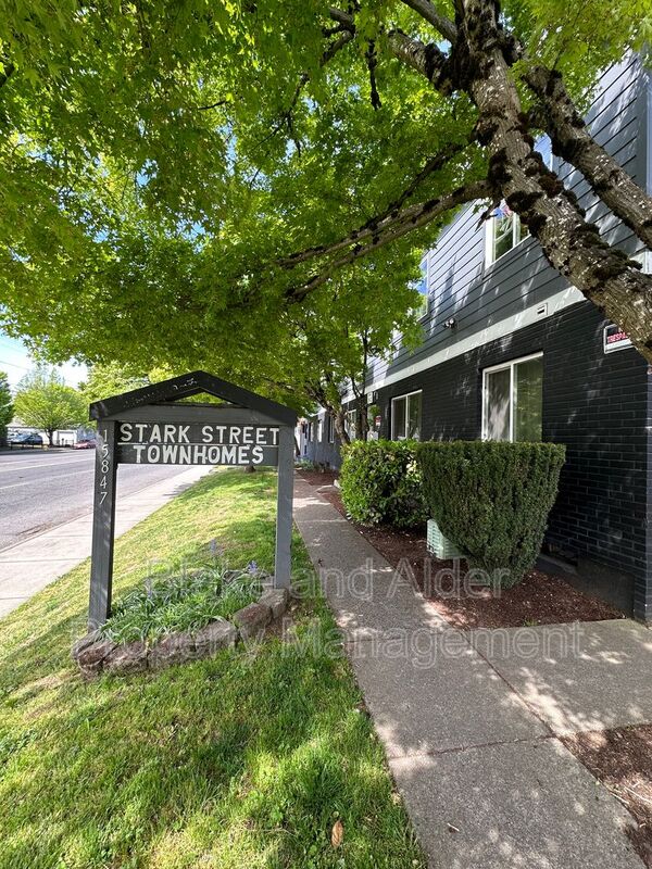 Portland House: 15847 SE Stark Street
