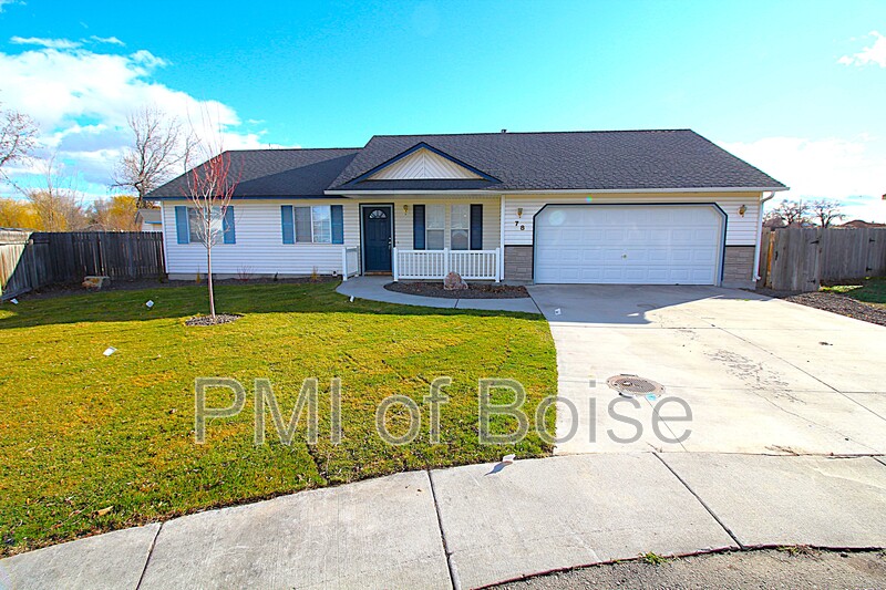 Nampa House: 78 S Chase St