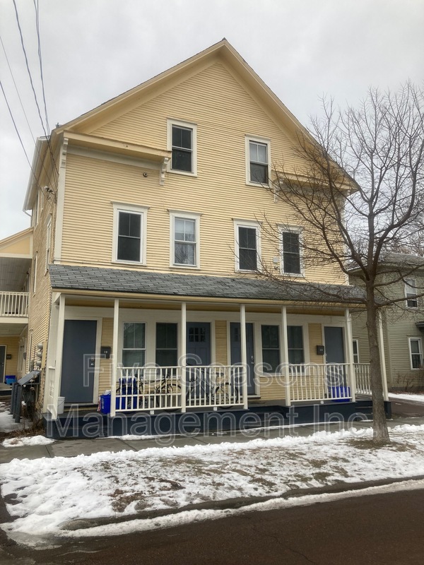 Burlington Condo: 17 Drew Street - 19