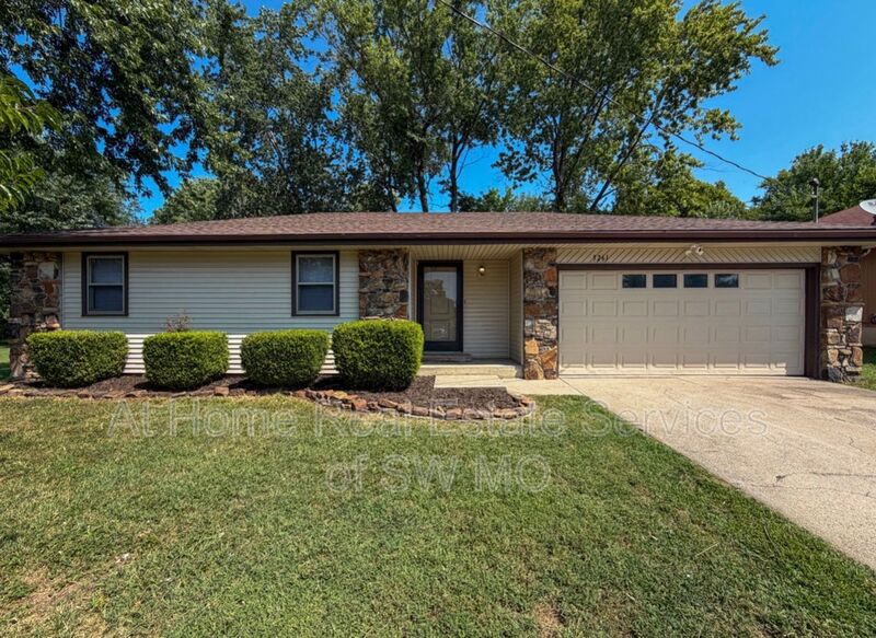Springfield House: 3261 W Highland St