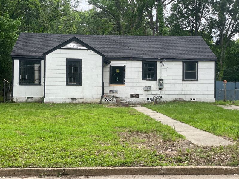 Jackson House: 264 Sewanee Dr