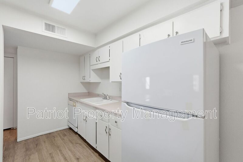 Mesa House: 1500 W Rio Salado Pkwy