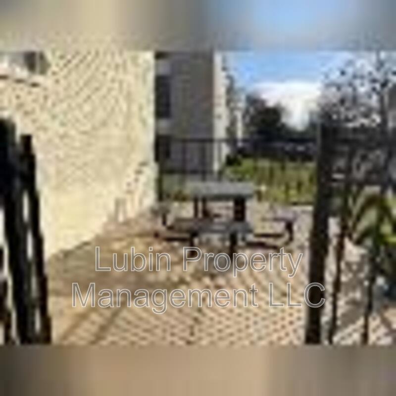 Memphis Condo: 1616 Monroe Ave