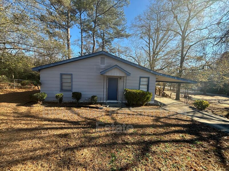 Phenix City House: 231 17th Avenue South