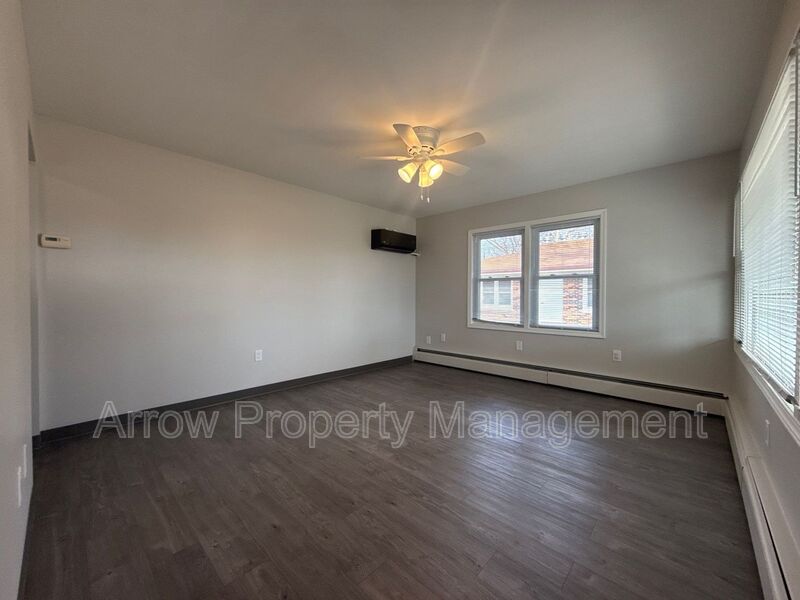 Hamburg House: 407 H Street-16