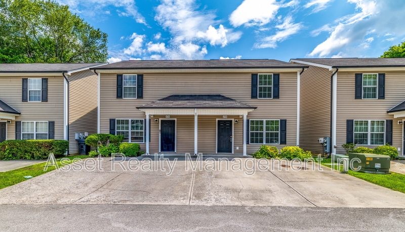 Knoxville House: 4730 Forest Landing Way