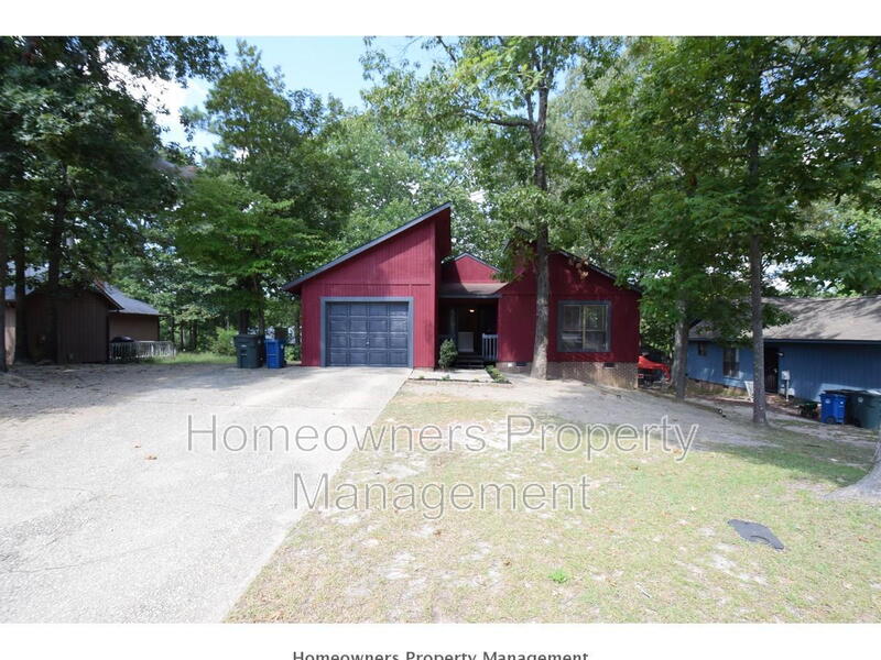 Fayetteville House: 5840 Horton Pl