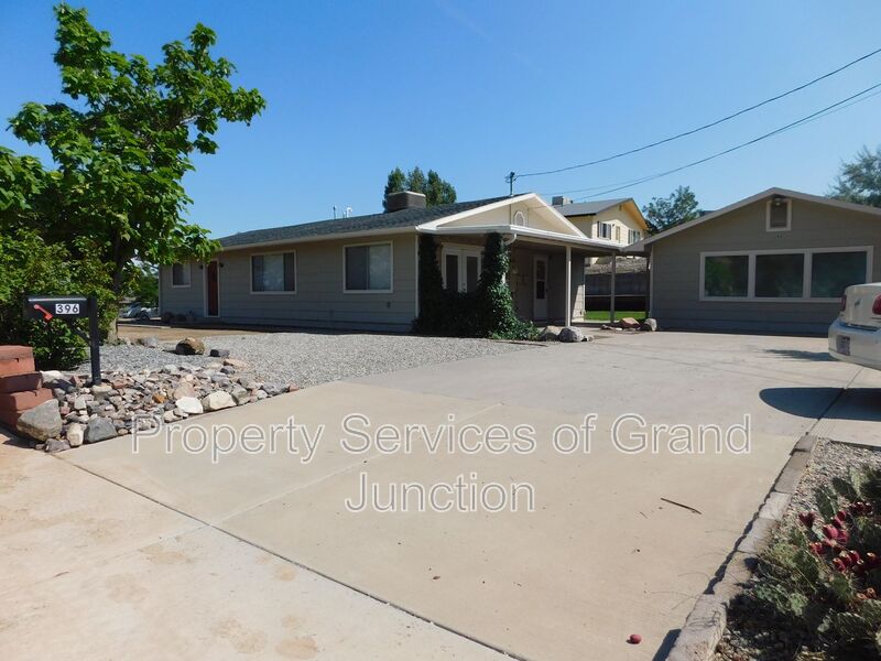 Grand Junction House: 396 South Camp Road